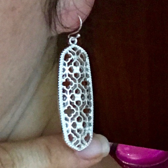 NEW💙💎STUNNING LONG ORNATE OVAL💎💙LOVELY EARRING - Picture 2 of 8